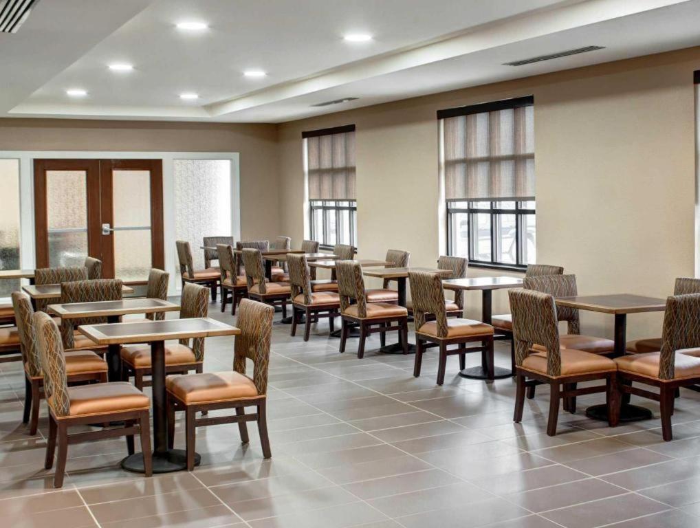 Comfort Inn & Suites Caldwell Экстерьер фото